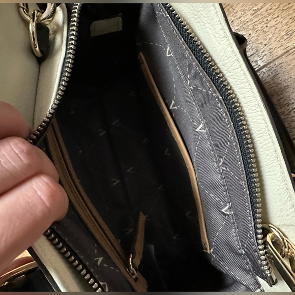 🆕Vince Camuto Siena leather bag - Picture 6 of 13